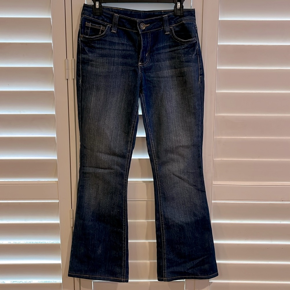 Juniors size 5 Lei Flare bottom jeans